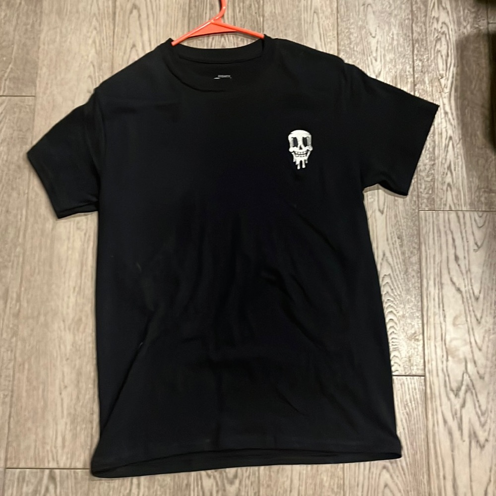 Black skull T